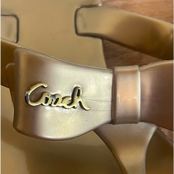 COACH Gold Jelly Flip Flops Bows & Logos Worn Once 10M Perfect for Pool & Beach - Picture 3 of 12
